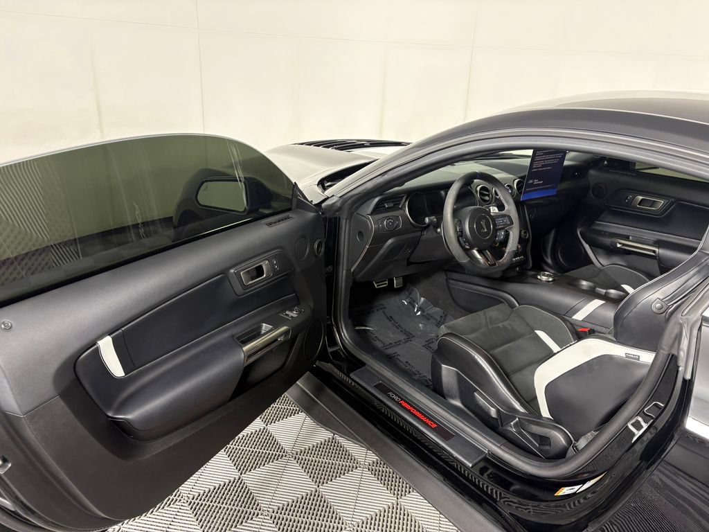 Certified 2020 Ford Mustang Shelby GT500 w/ Technology Package RWD image 12