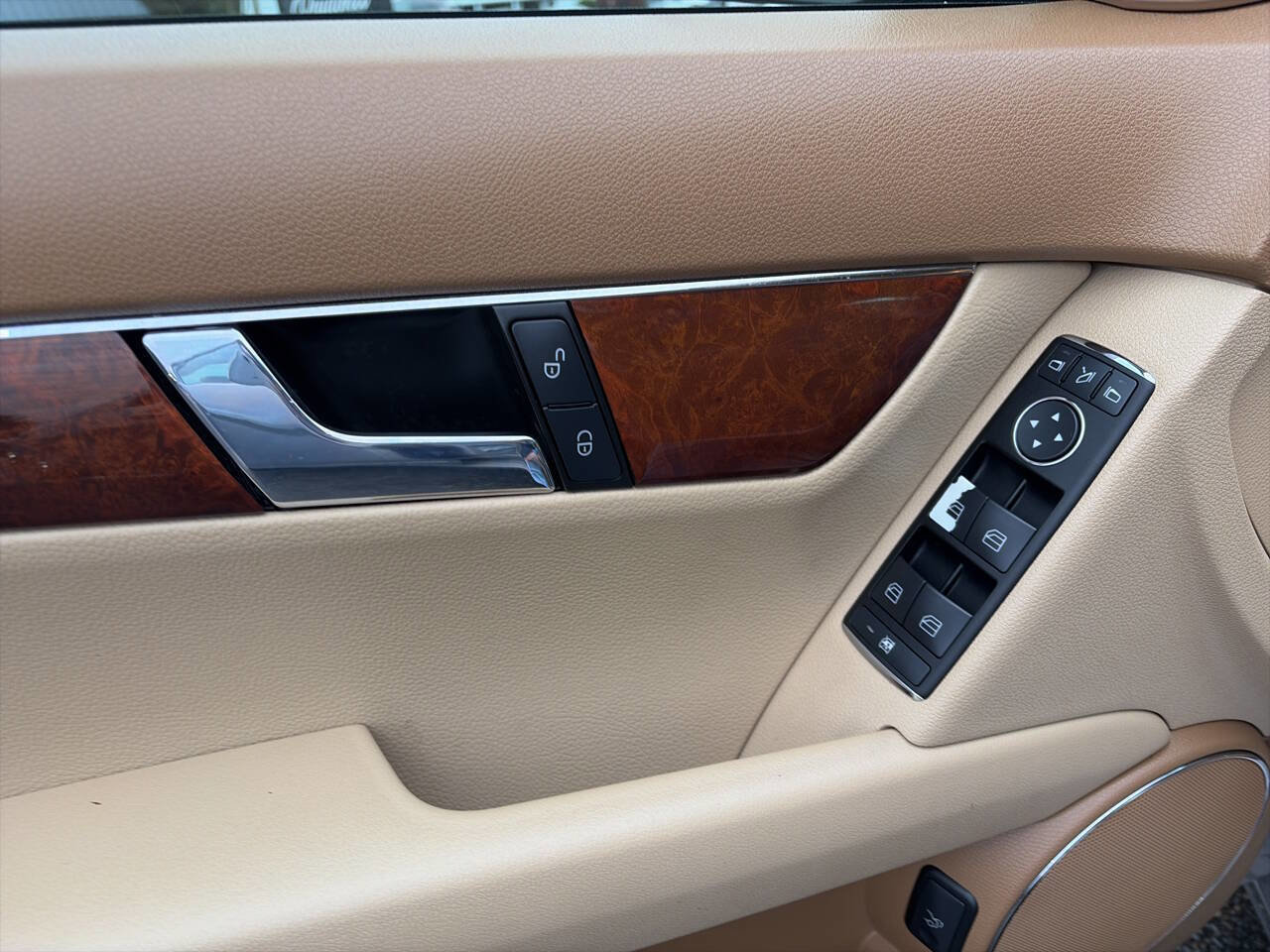 Used 2008 Mercedes-Benz C 300 Sedan image 39