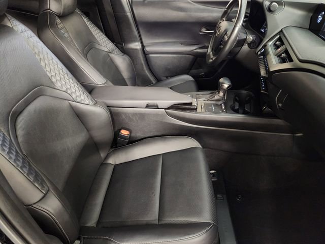 Used 2019 Lexus UX 200 FWD image 3