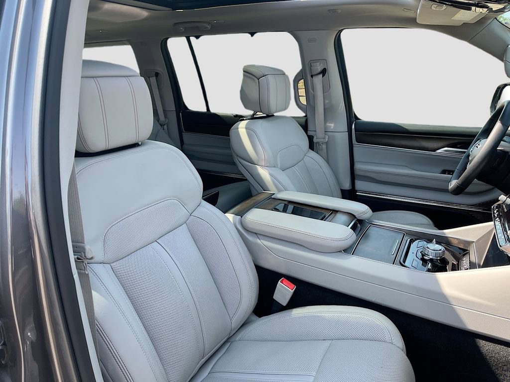 Used 2023 Jeep Grand Wagoneer 4WD image 30