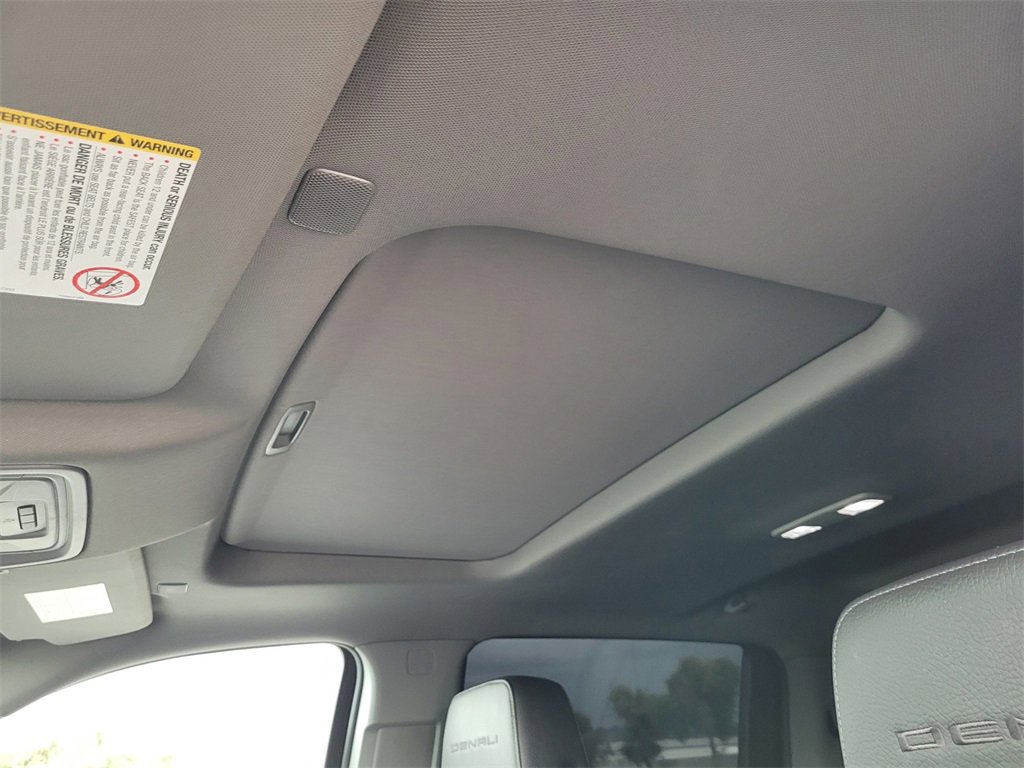 Used 2023 GMC Sierra 3500 Denali w/ Denali Ultimate Package image 18
