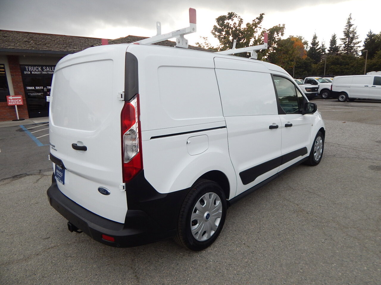 Used 2020 Ford Transit Connect XL image 8