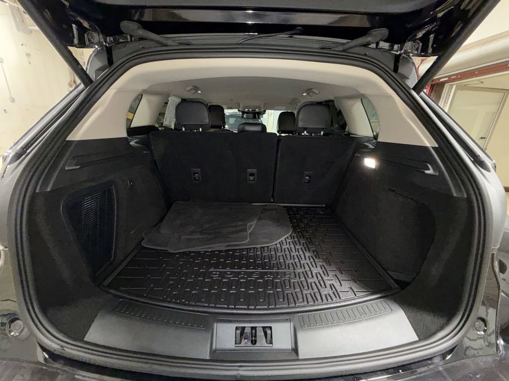 Used 2025 Lincoln Corsair AWD image 22