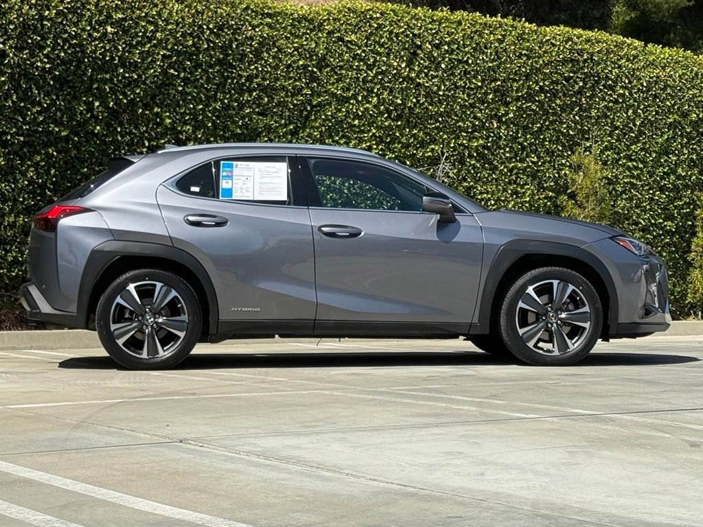 Used 2021 Lexus UX 250h w/ Accessory Package (Z1) AWD/4WD image 9