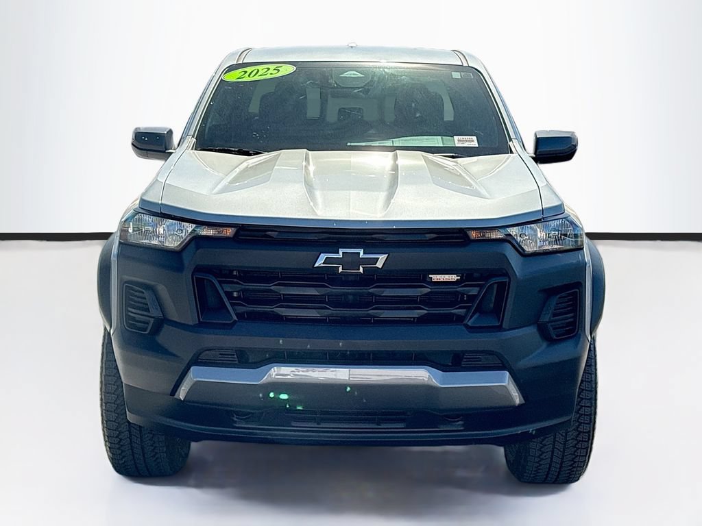 Used 2025 Chevrolet Colorado Trail Boss AWD/4WD image 2