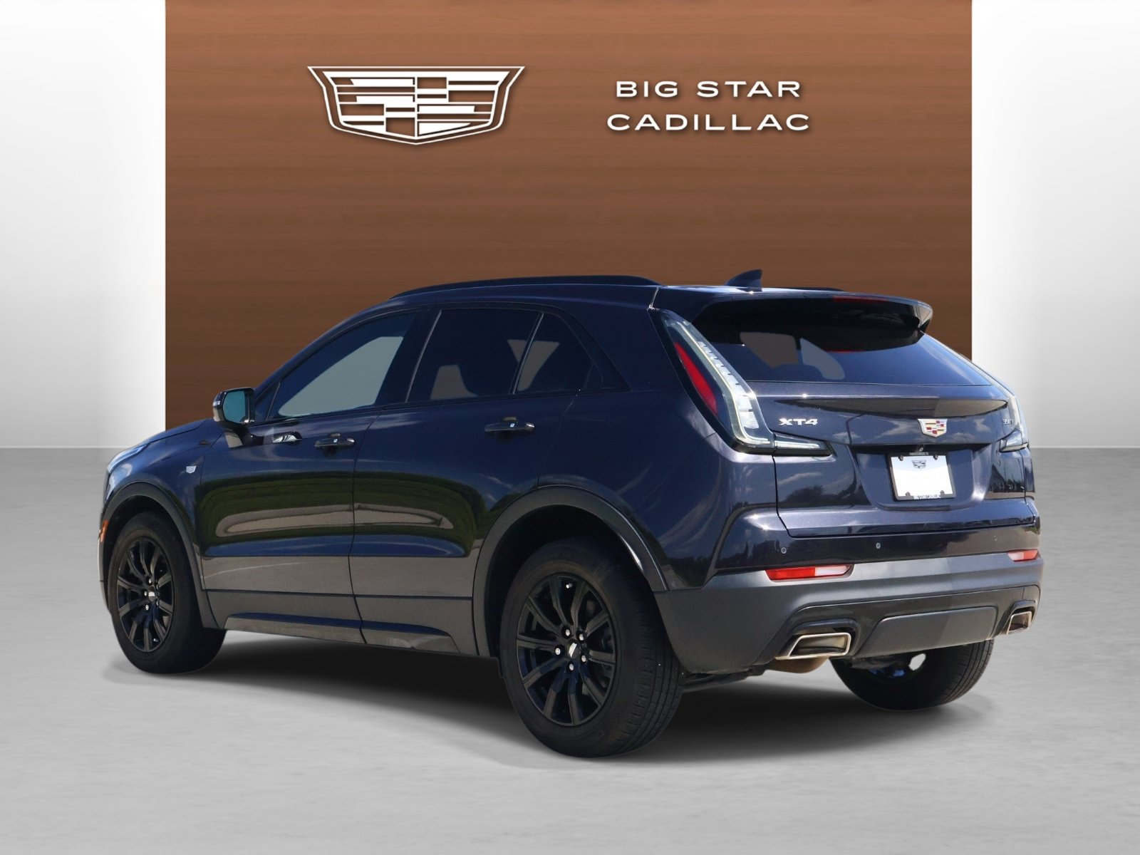 Used 2023 Cadillac XT4 Sport FWD image 3