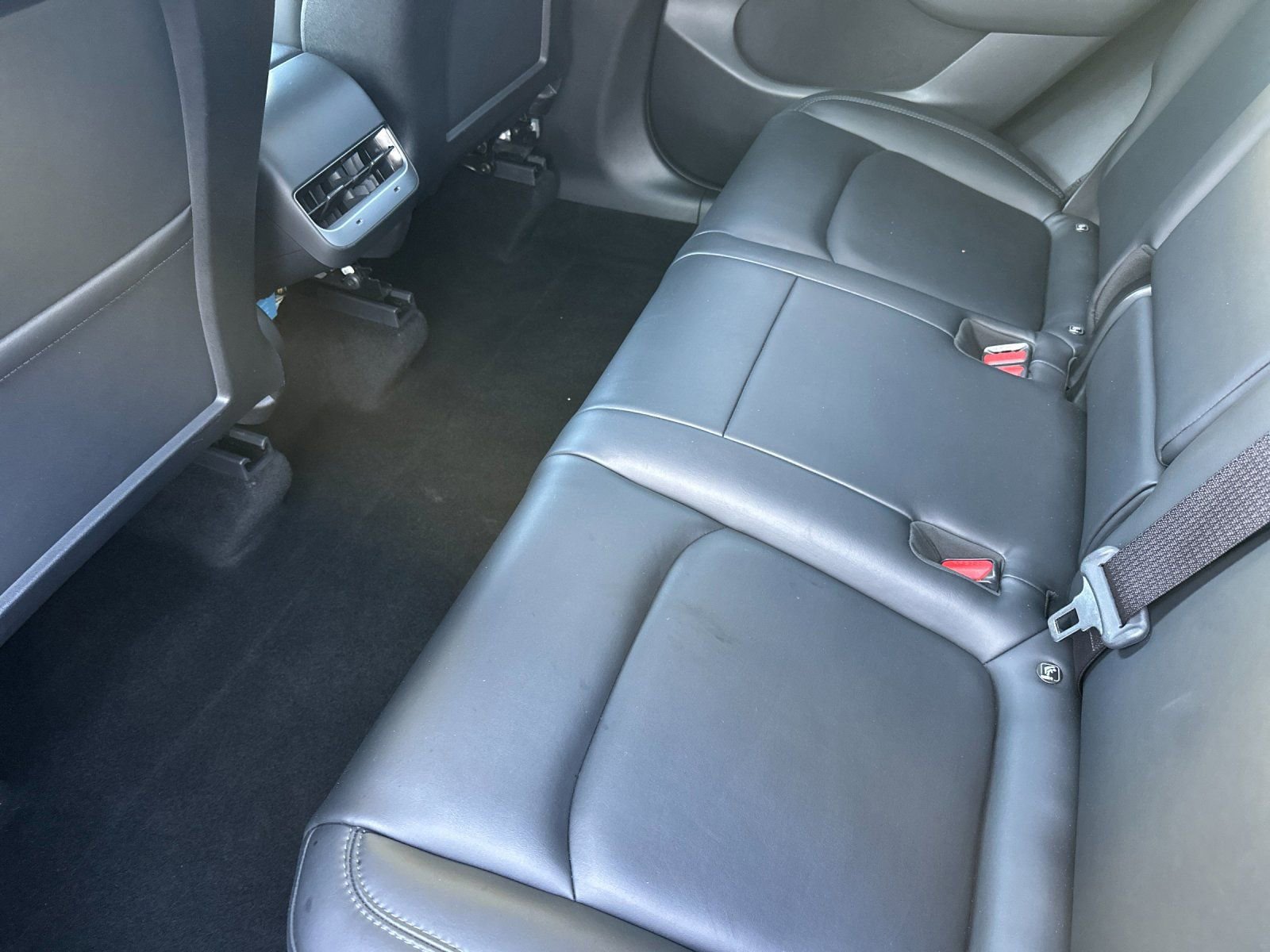 Used 2021 Tesla Model Y Long Range image 12