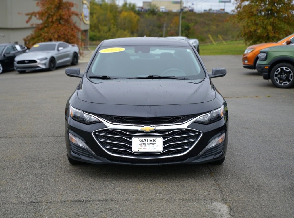 Used 2023 Chevrolet Malibu LT image 2