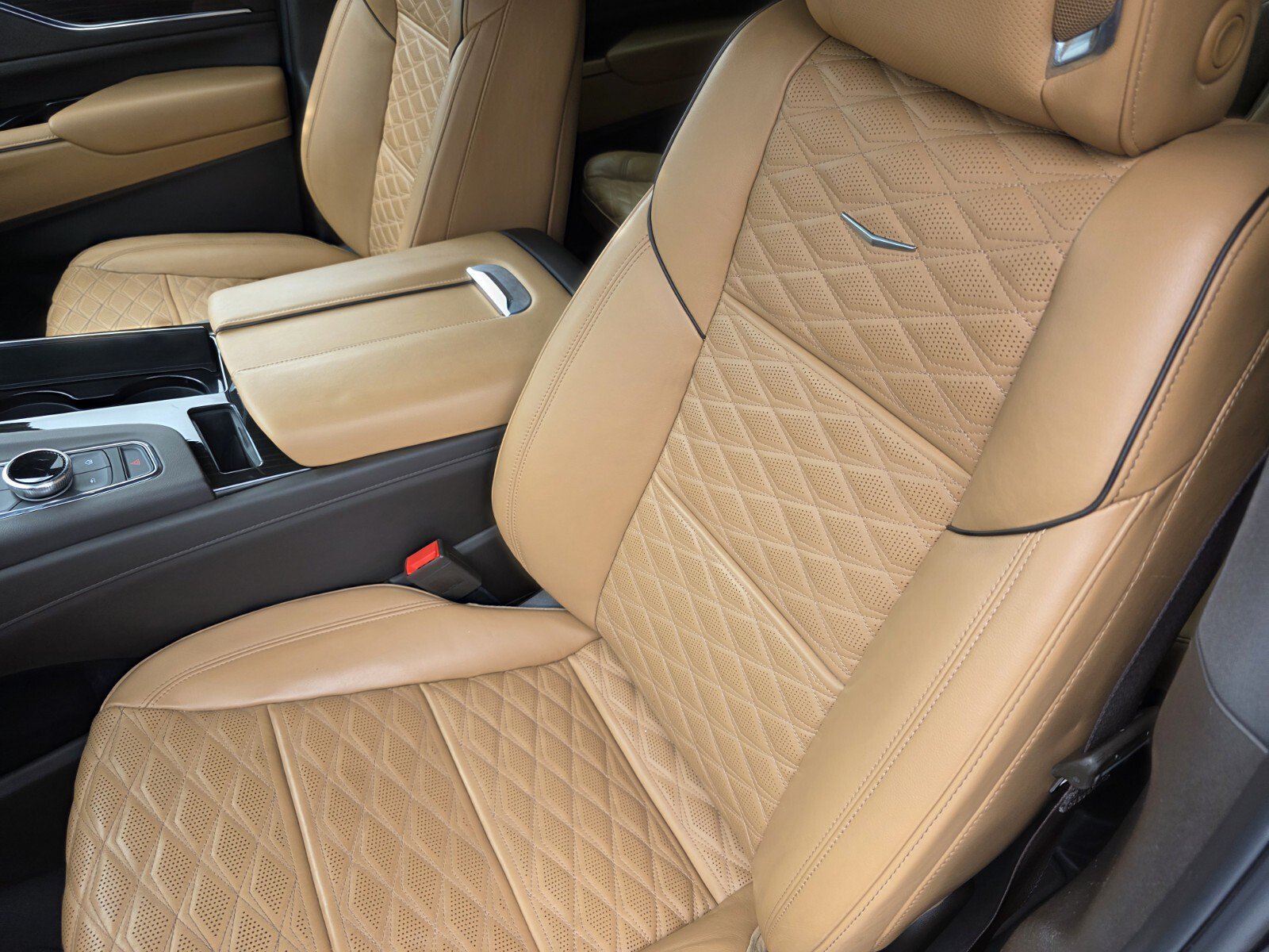 Used 2023 Cadillac Escalade Sport AWD/4WD image 12