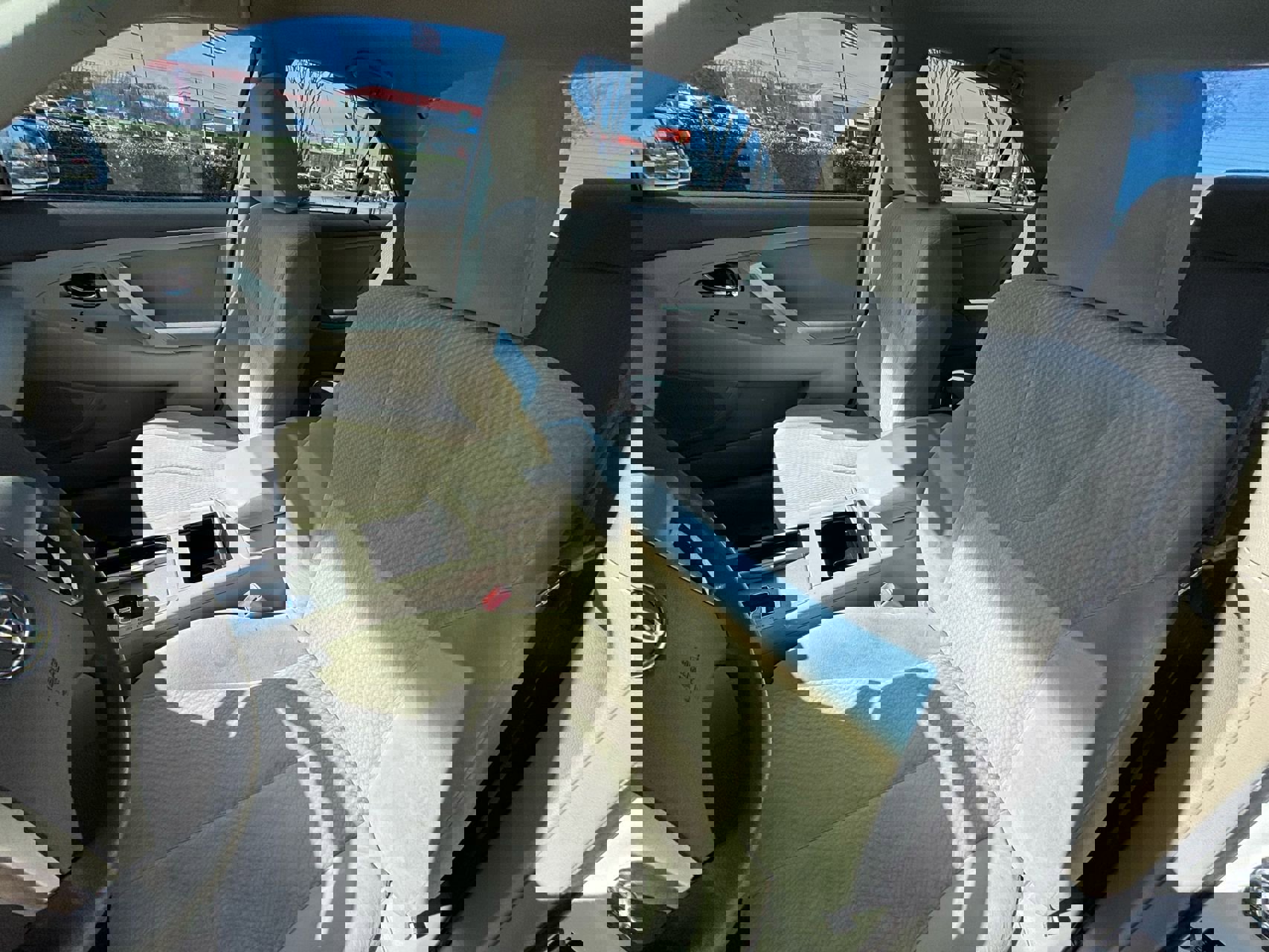 Used 2010 Toyota Camry LE image 14