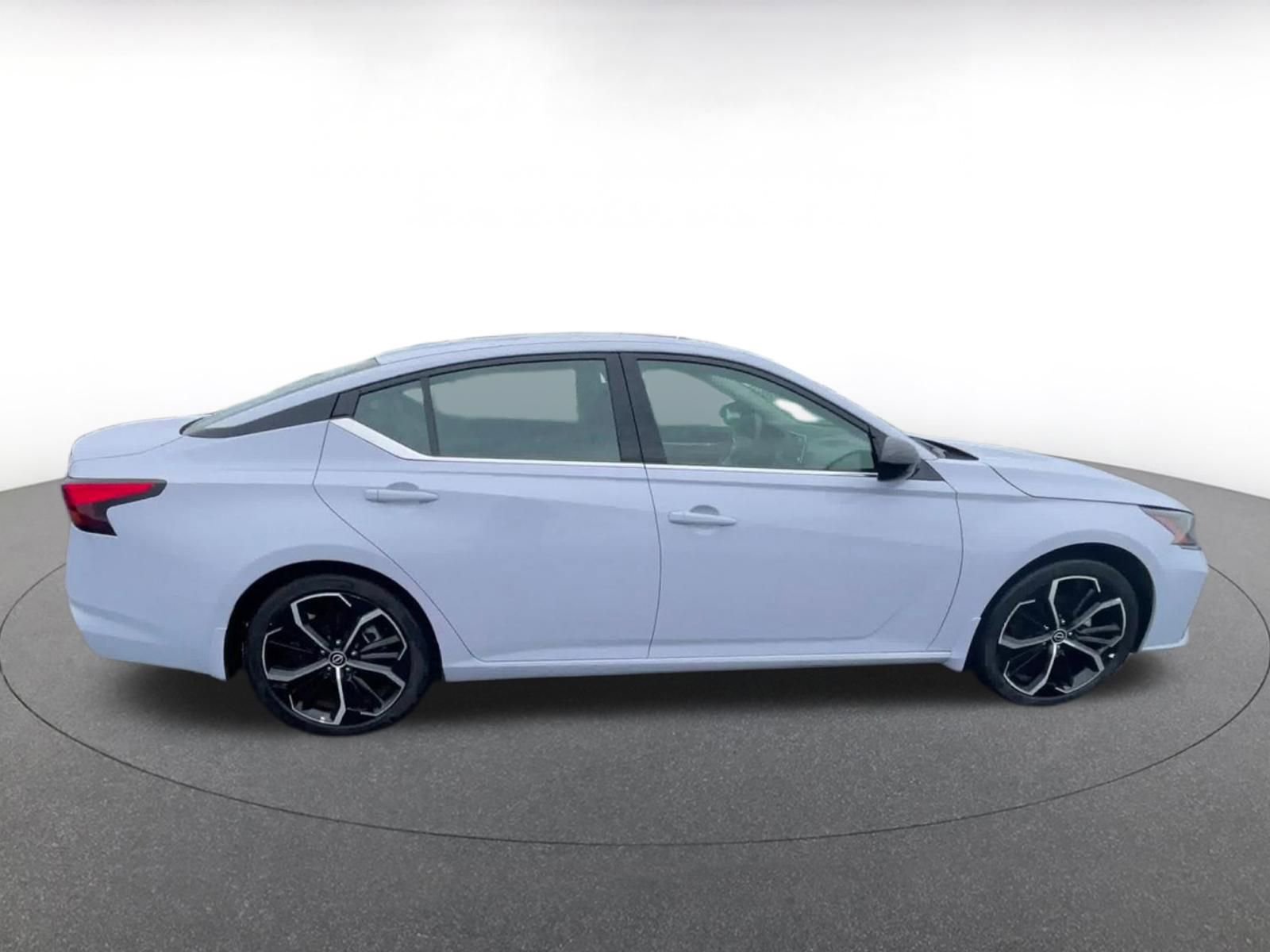 Used 2025 Nissan Altima 2.5 SR image 16