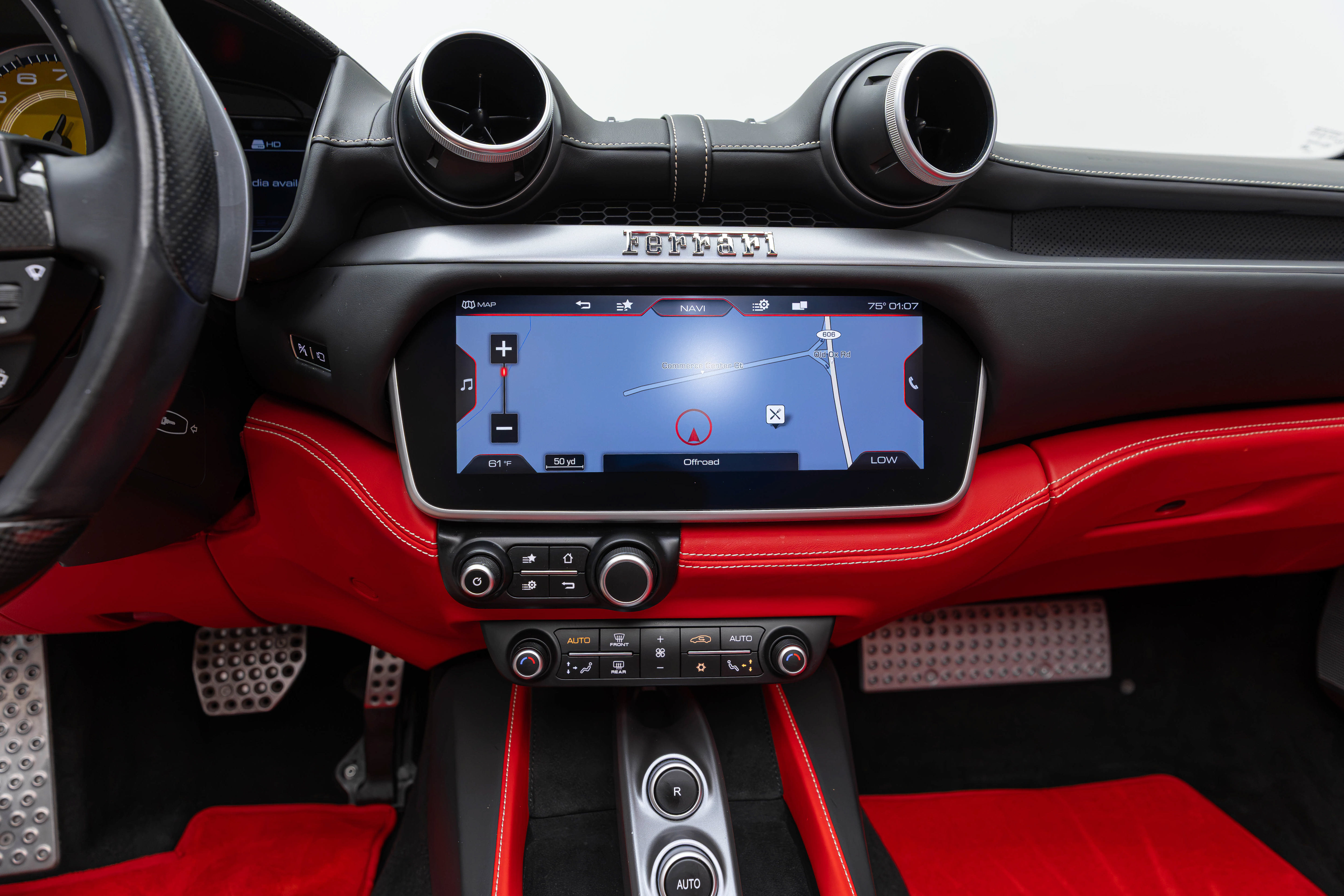 Certified 2019 Ferrari Portofino RWD image 32