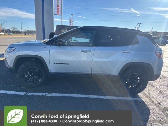Used 2024 Jeep Compass Trailhawk image 4