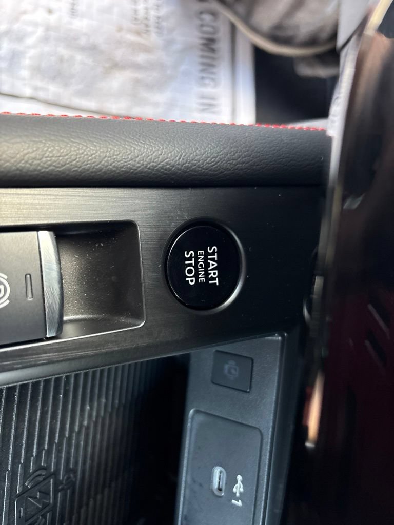 Certified 2025 Nissan Kicks SR AWD/4WD image 28