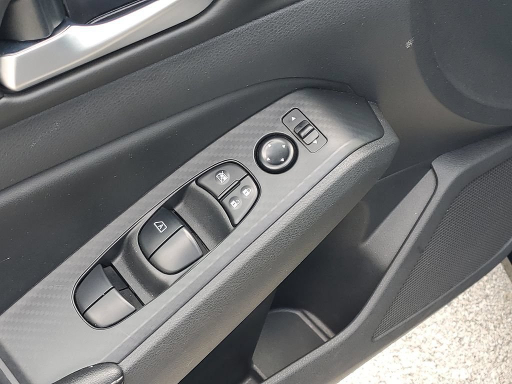 Used 2025 Nissan Altima 2.5 SV FWD image 19