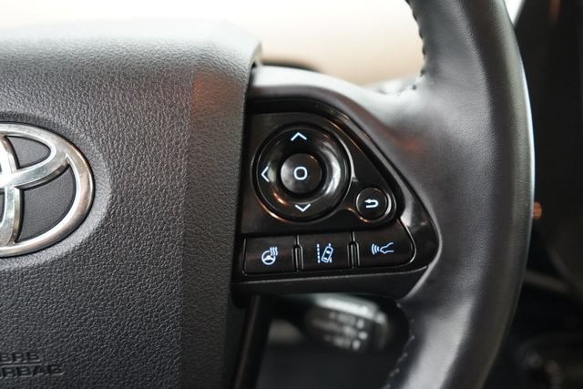Used 2020 Toyota Prius XLE AWD/4WD image 19