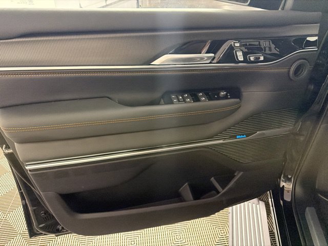 New 2026 Jeep Grand Wagoneer Summit AWD/4WD image 17