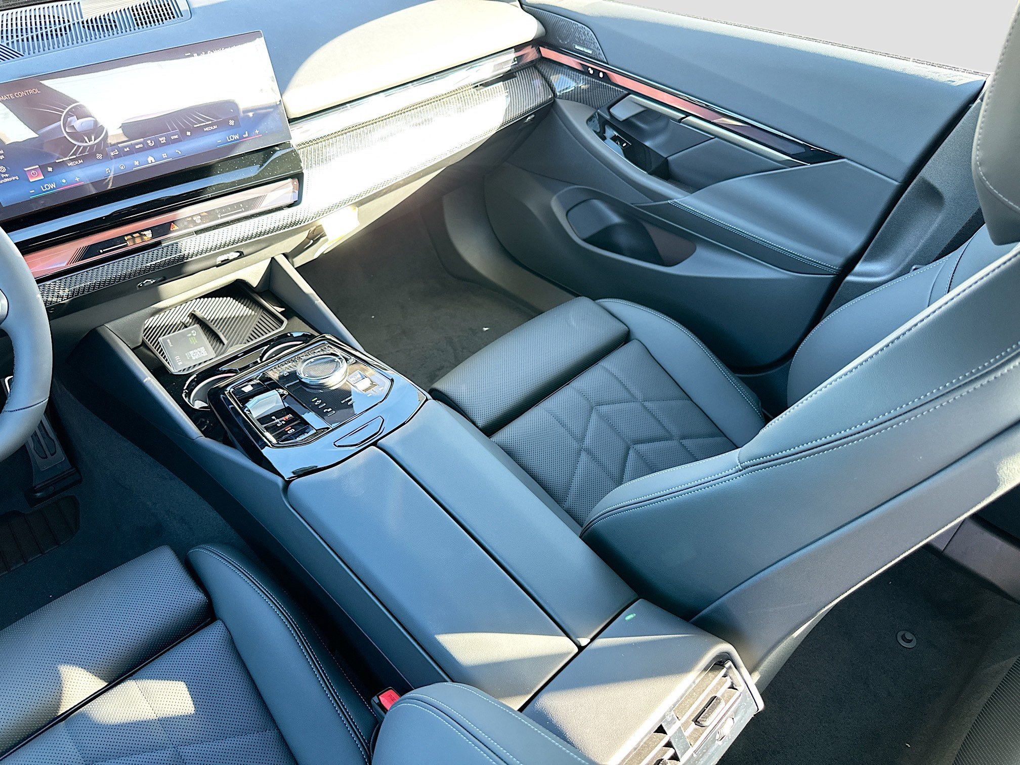 New 2026 BMW 540i xDrive w/ M Sport Package image 18