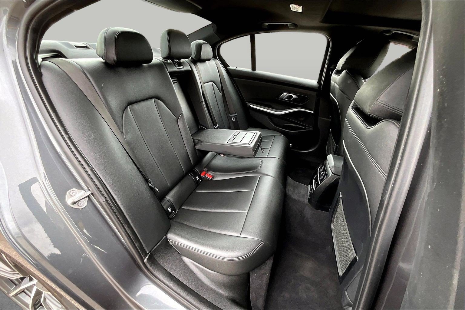 Used 2019 BMW 330i Sedan w/ Convenience Package RWD image 28