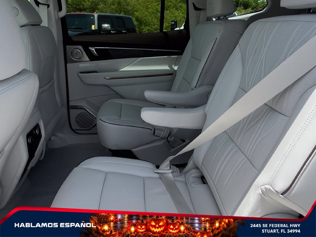 New 2026 Buick Enclave Avenir w/ Super Cruise Package AWD/4WD image 12