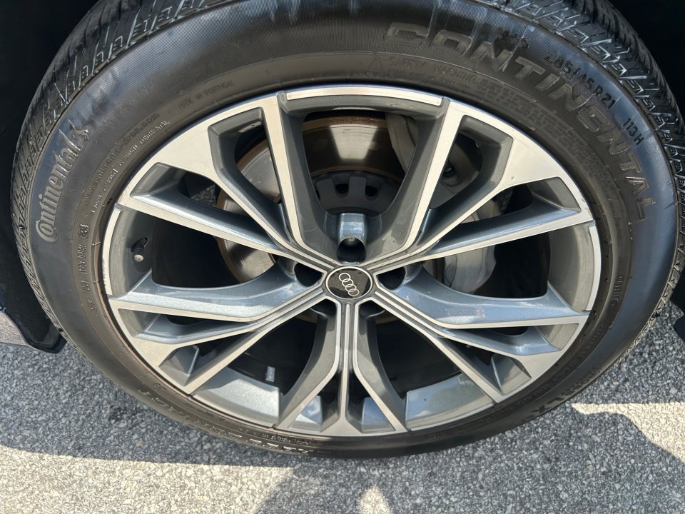 Used 2021 Audi Q8 Premium Plus AWD/4WD image 27