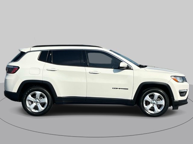 Used 2020 Jeep Compass Latitude FWD image 3