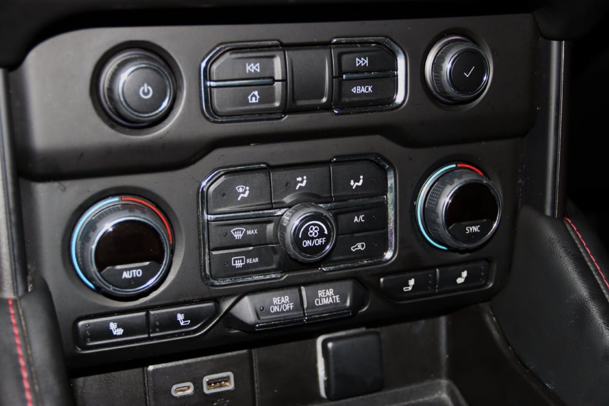 Used 2022 Chevrolet Tahoe RST w/ Luxury Package AWD/4WD image 44