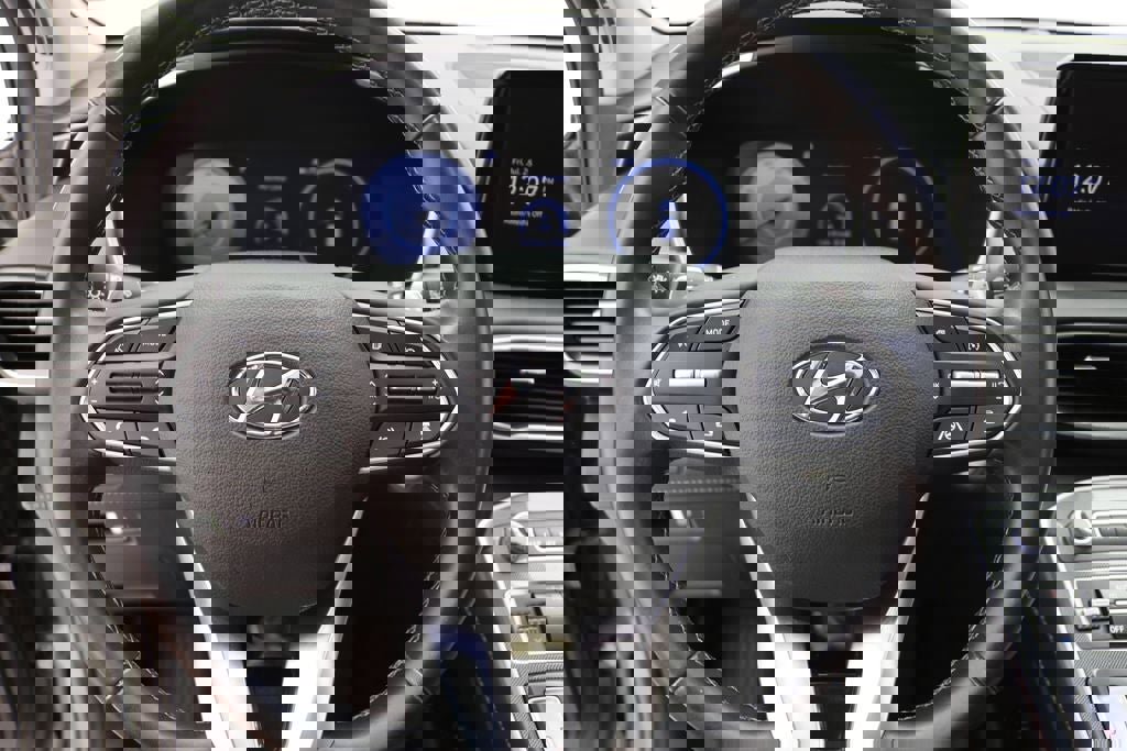 Used 2022 Hyundai Santa Fe SEL w/ Convenience + Premium Package image 16