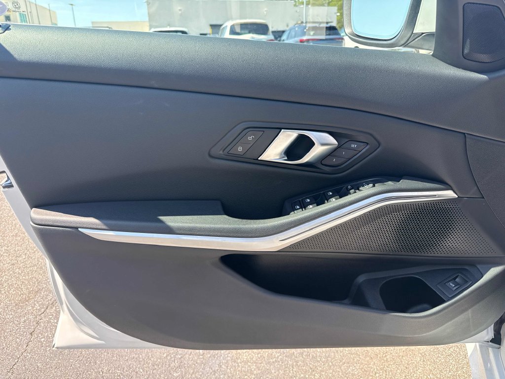 Used 2025 BMW 330i Sedan RWD image 10