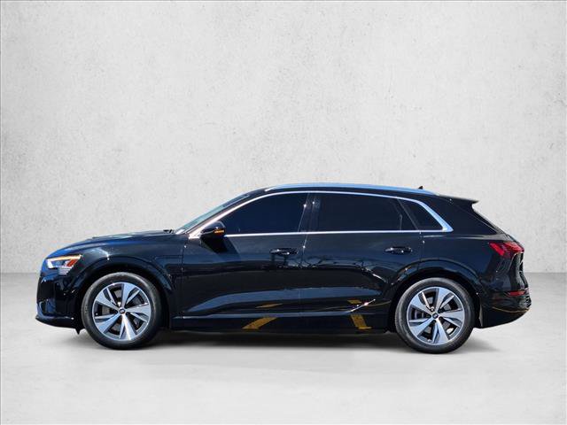 Certified 2024 Audi Q8 e-tron Premium Plus w/ Premium Plus Package AWD/4WD image 9