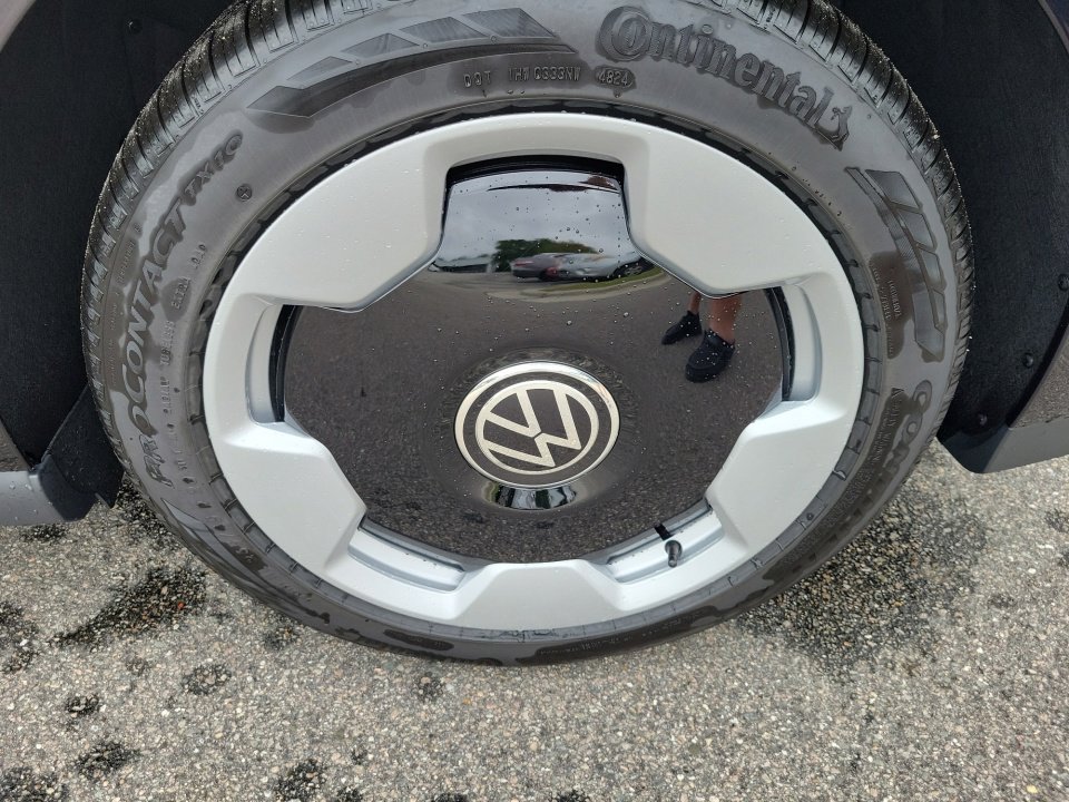 New 2025 Volkswagen ID. Buzz Pro S RWD image 22