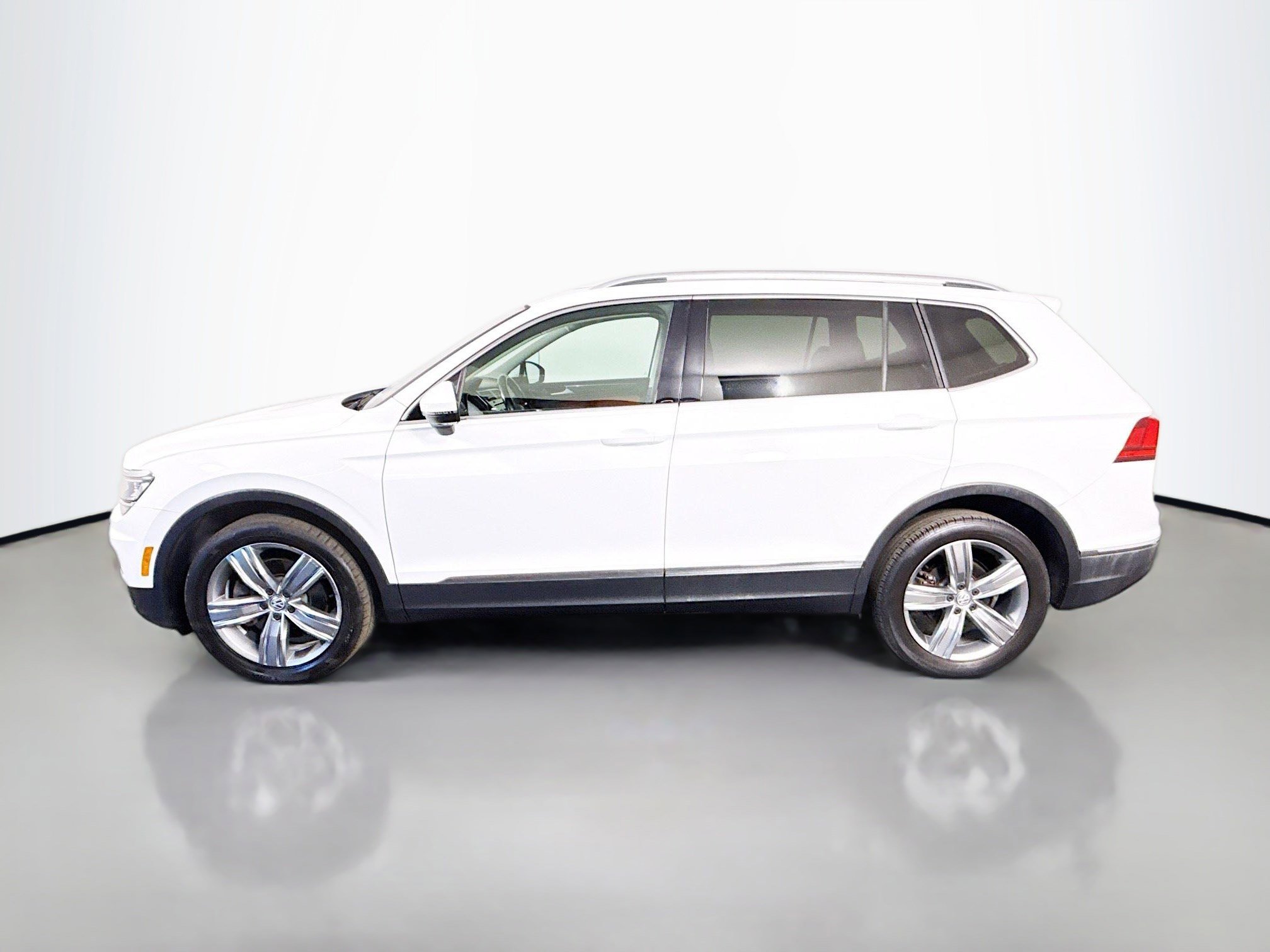Used 2018 Volkswagen Tiguan SEL Premium image 6