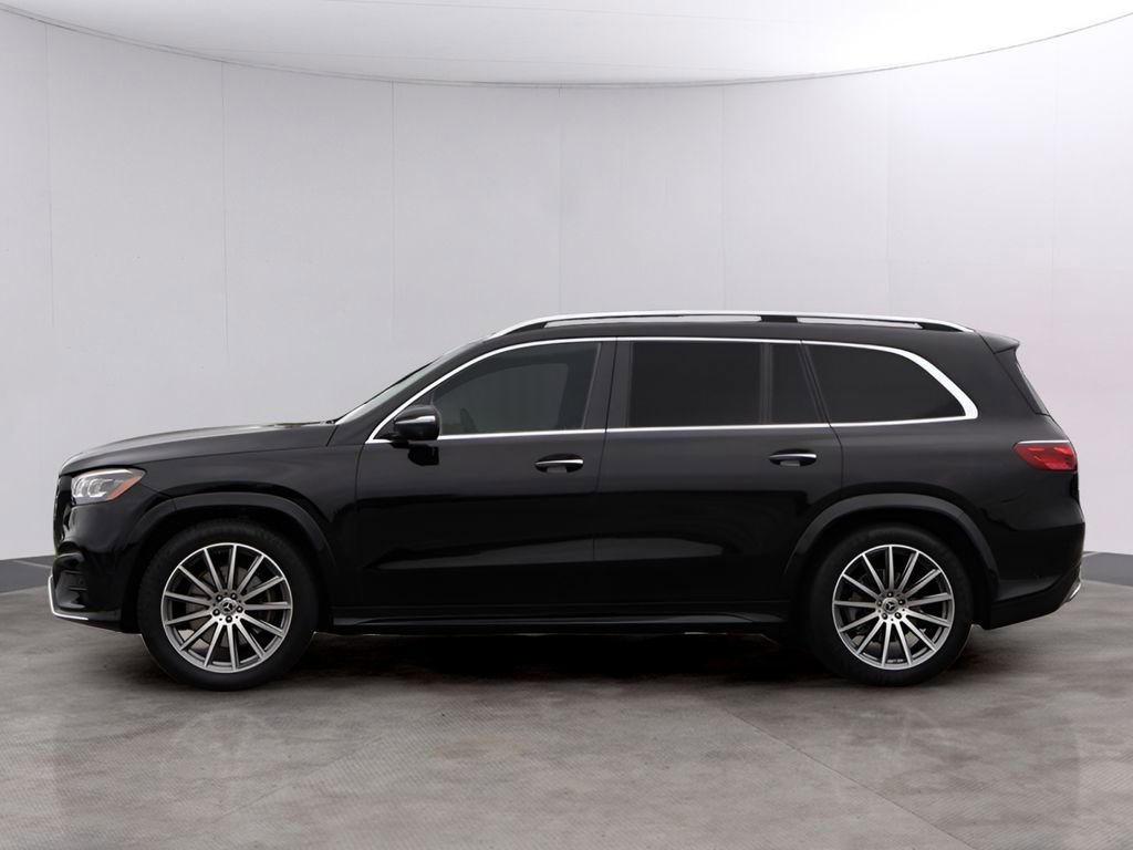 Used 2025 Mercedes-Benz GLS 450 4MATIC image 4