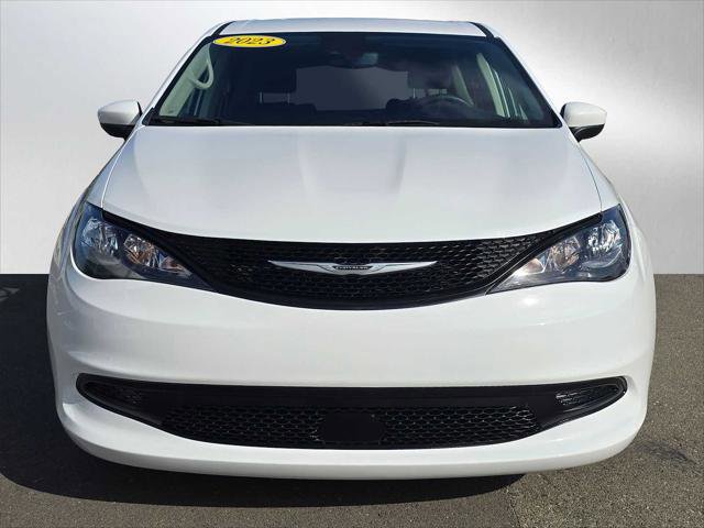 Used 2023 Chrysler Voyager LX FWD image 8