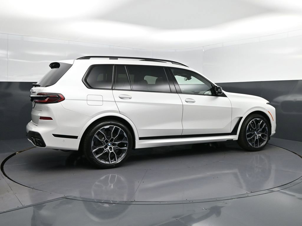 New 2026 BMW X7 M60i image 8