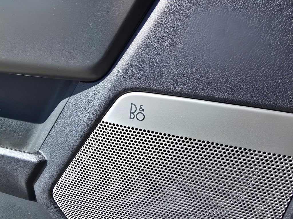 Used 2023 Ford F150 Lightning Lariat w/ Equipment Group 511A High image 11