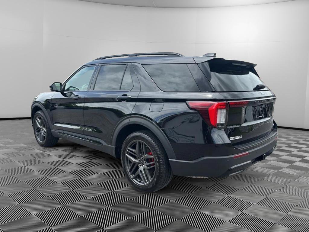 Used 2025 Ford Explorer ST-Line w/ Premium Package AWD/4WD image 3