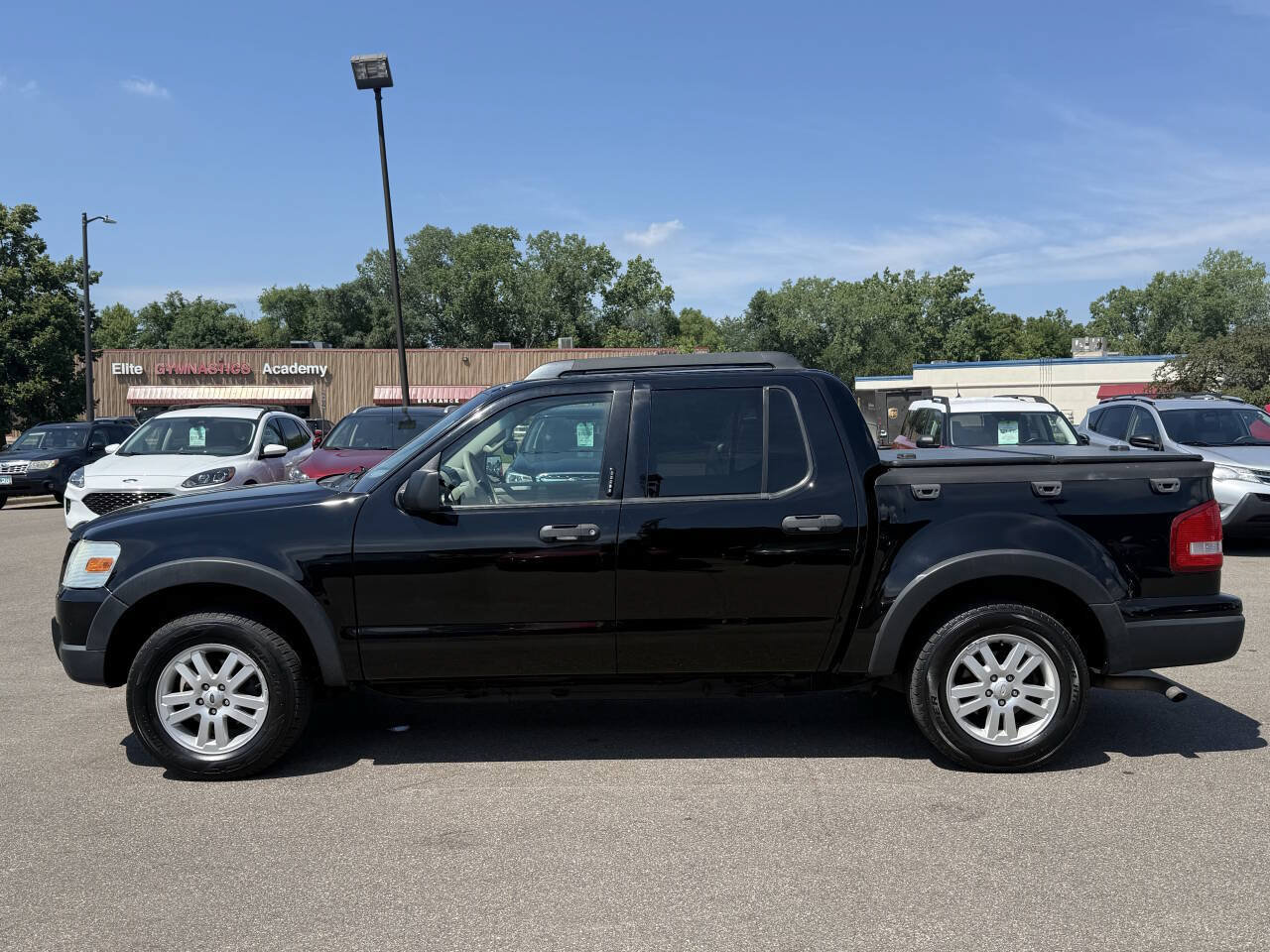 Used 2007 Ford Explorer Sport Trac XLT AWD/4WD image 3