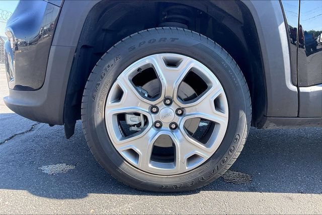 Certified 2023 Jeep Renegade Limited AWD/4WD image 8