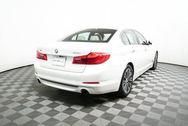 Used 2017 BMW 530i xDrive AWD/4WD image 3