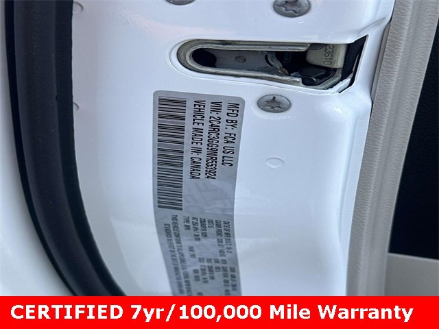 Certified 2021 Chrysler Pacifica Limited image 31