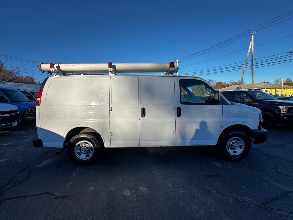 Used 2017 Chevrolet Express 3500 image 7