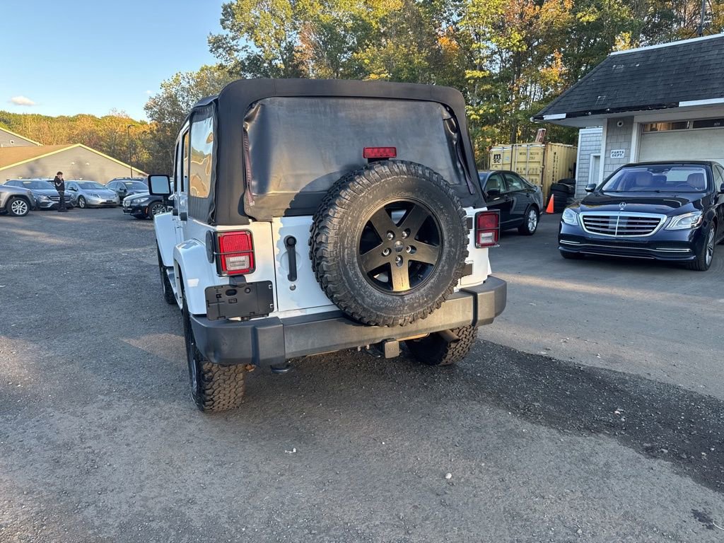 Used 2012 Jeep Wrangler Unlimited Sahara image 19