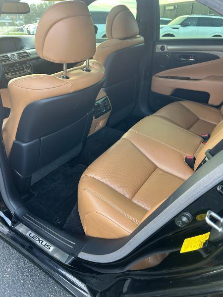 Used 2014 Lexus LS 460 AWD w/ F Sport Package image 16