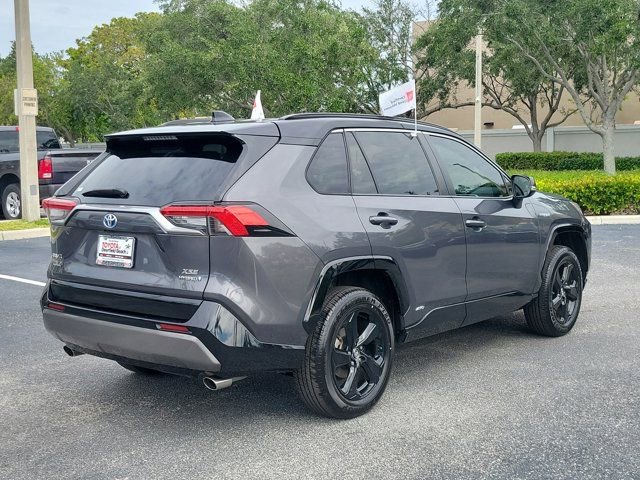 Used 2020 Toyota RAV4 XSE w/ XSE Grade Weather Package AWD/4WD image 4