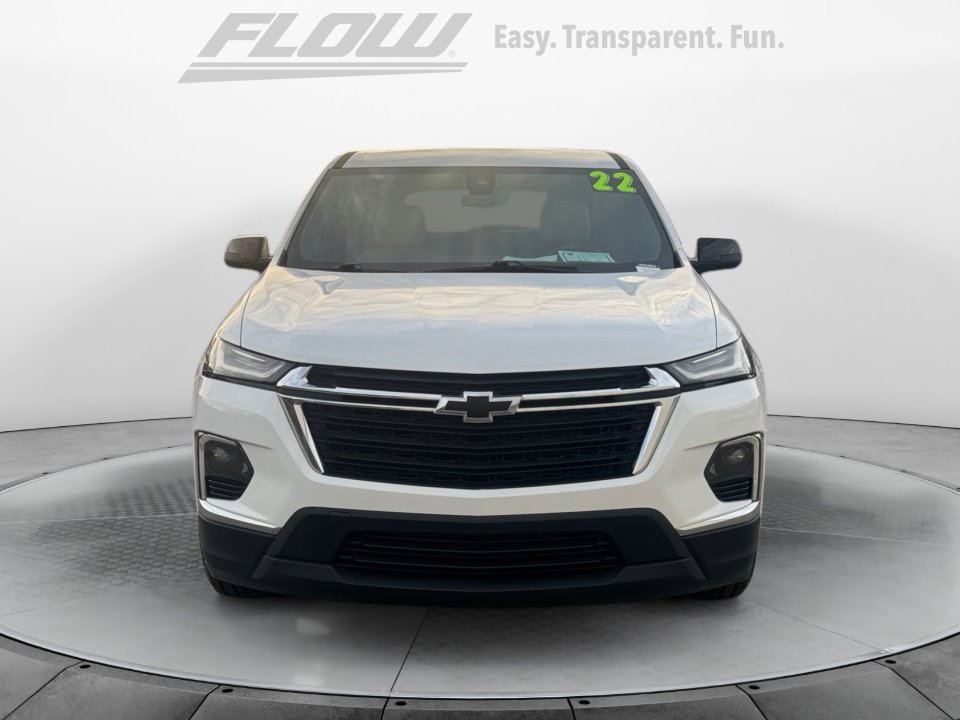 Used 2022 Chevrolet Traverse LS image 2