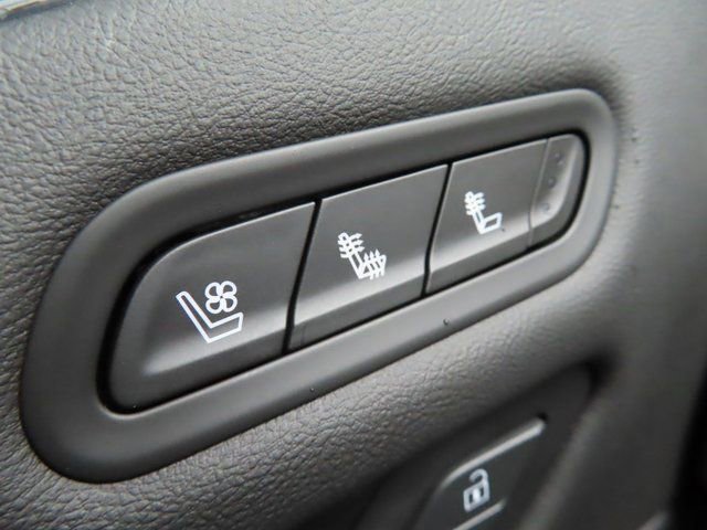 Used 2021 Cadillac Escalade Premium Luxury image 36