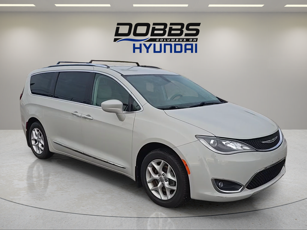 Used 2017 Chrysler Pacifica Touring-L Plus w/ Tire & Wheel Group FWD image 7