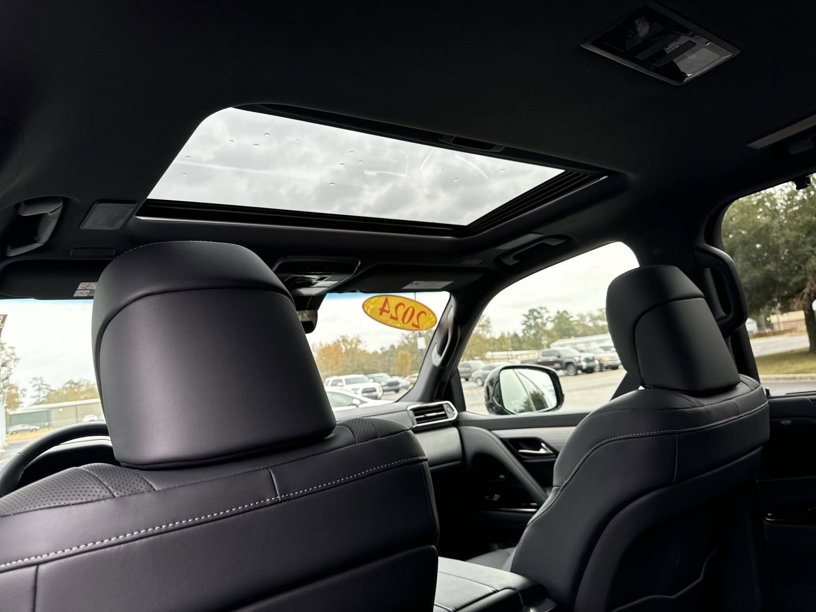 Used 2024 Lexus LX 600 F Sport image 30