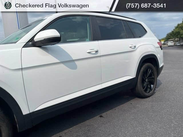Used 2023 Volkswagen Atlas SE w/ Black Wheel Package AWD/4WD image 3